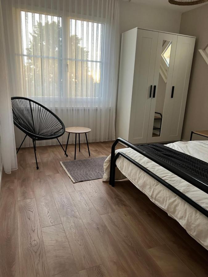 Black&White Apartment Uzwil Exterior photo